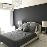 「ラグジュアリーな気分を満喫♪ホテルライクなベッドルーム」の画像1