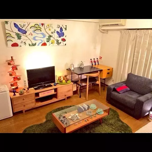 「相性抜群！ミッドセンチュリー×北欧でリビングインテリア」の画像