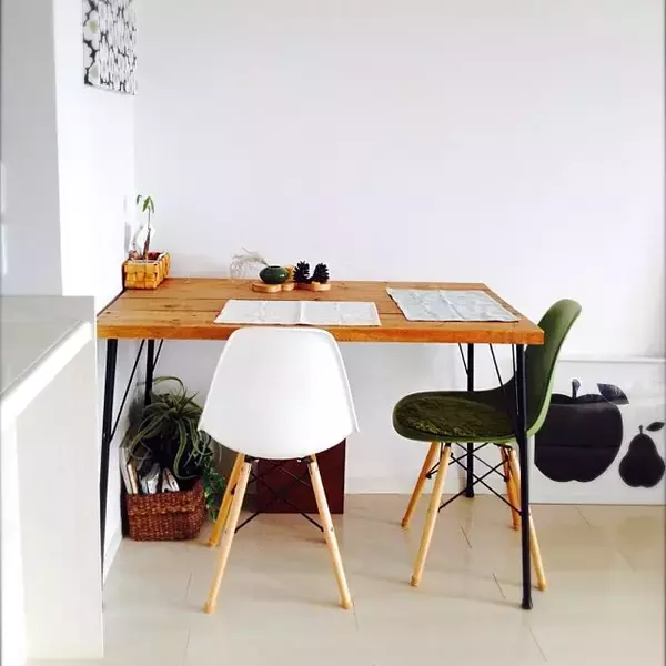 「相性抜群！ミッドセンチュリー×北欧でリビングインテリア」の画像