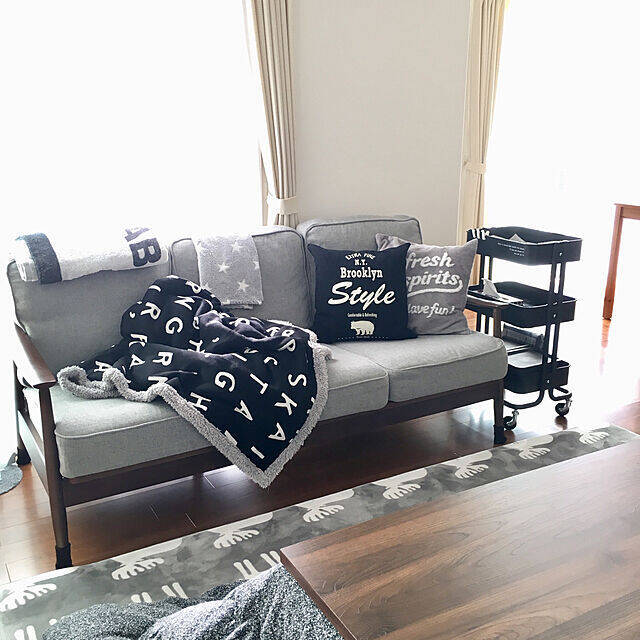 ソファを見栄え良く☆無印良品とニトリのインテリアグッズ