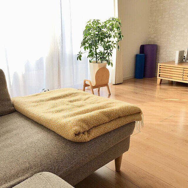 ソファを見栄え良く☆無印良品とニトリのインテリアグッズ