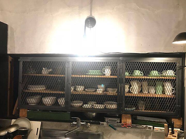 「素材を軸につくり上げた、ラスティックなキッチン」 by inakasochi_djangoさん