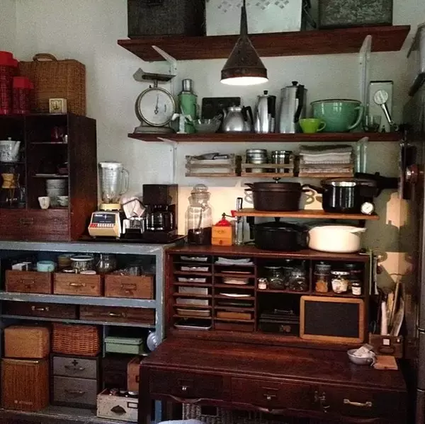「「懐かしい場所を思い出す。古道具満載のレトロモダンな台所」 by kaoさん」の画像