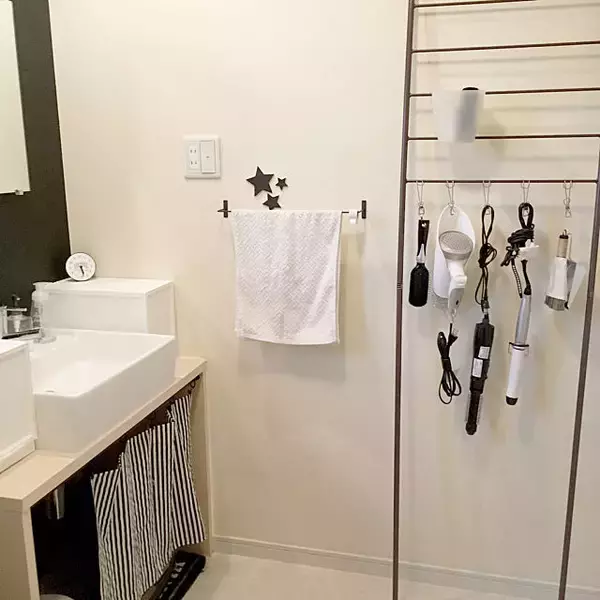 「洗面所での身支度がスムーズに☆ヘアケアグッズ収納のコツ」の画像