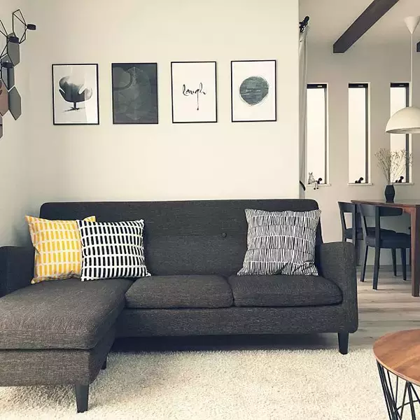 「アートのある暮らし♡アクセントになるポスターの飾り方」の画像