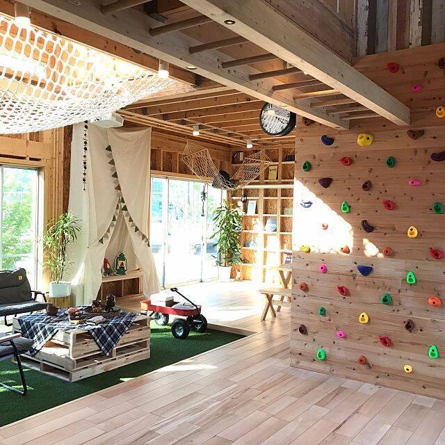 楽しい遊び心いっぱい☆ボルダリングウォールのあるお部屋