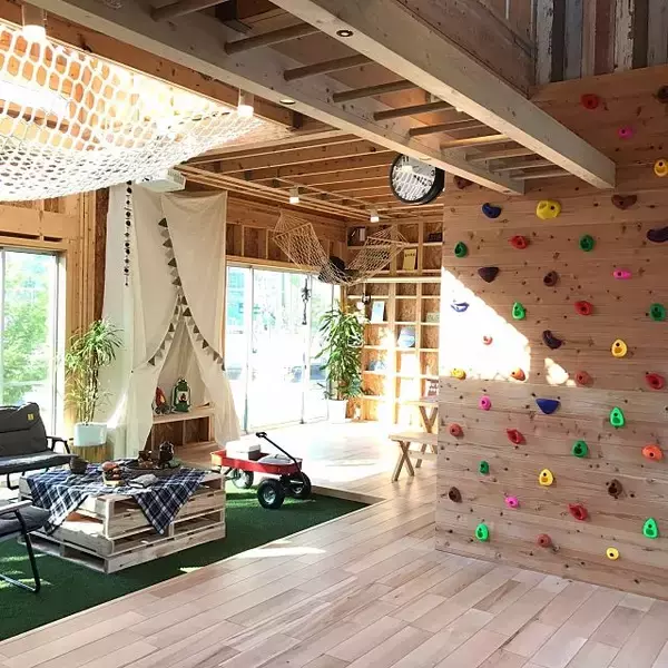 「楽しい遊び心いっぱい☆ボルダリングウォールのあるお部屋」の画像