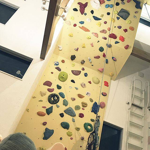 楽しい遊び心いっぱい☆ボルダリングウォールのあるお部屋