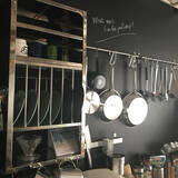 「きりっとかっこよく！男前インテリアでカフェ風キッチン」の画像1