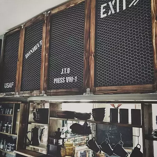 「きりっとかっこよく！男前インテリアでカフェ風キッチン」の画像