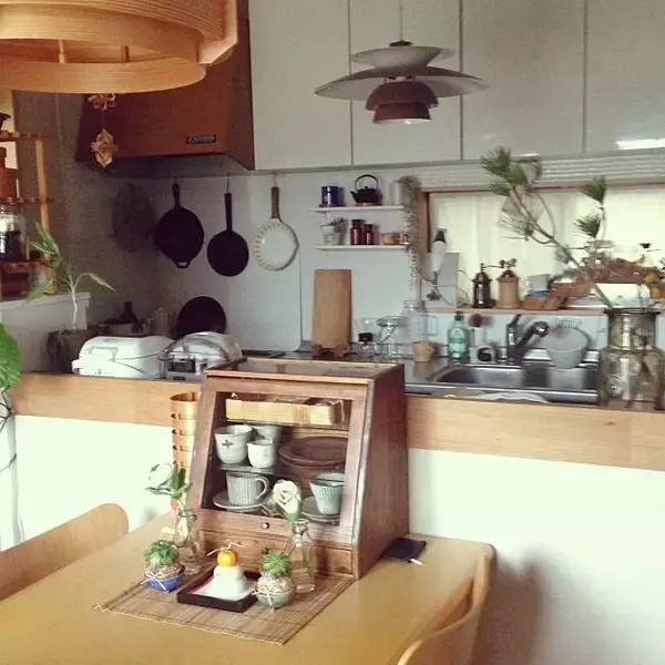 「お気に入り食器は見せる収納が吉♡うっとりしちゃう実例」の画像