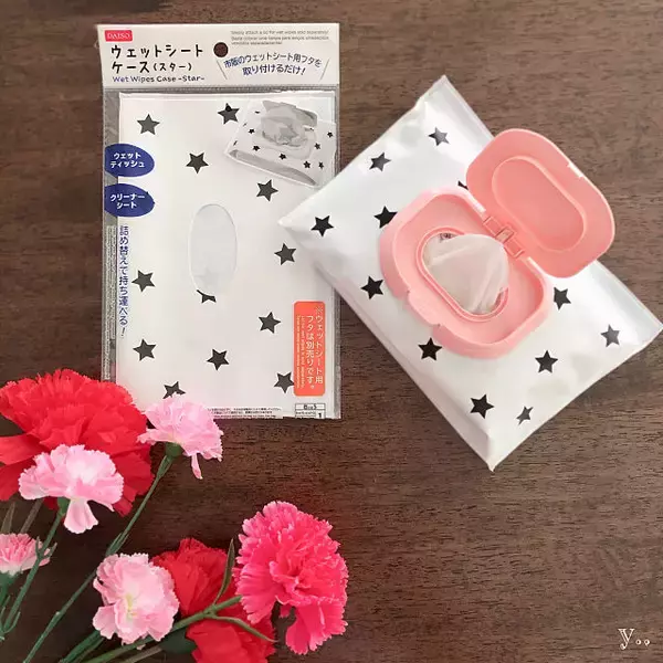 「こういうのが便利！100均アイテムを活用した掃除道具収納」の画像