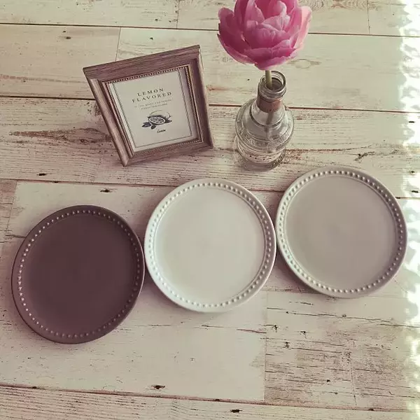 「タオルから食器まで☆ダイソーのモノトーンアイテムに注目」の画像