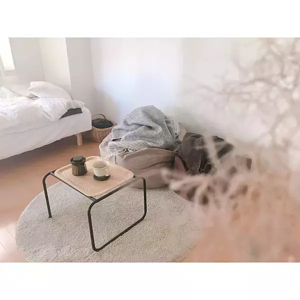 「シンプルで使い方自在！リビングに最適な無印良品のソファ」の画像