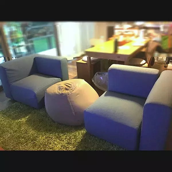 「シンプルで使い方自在！リビングに最適な無印良品のソファ」の画像