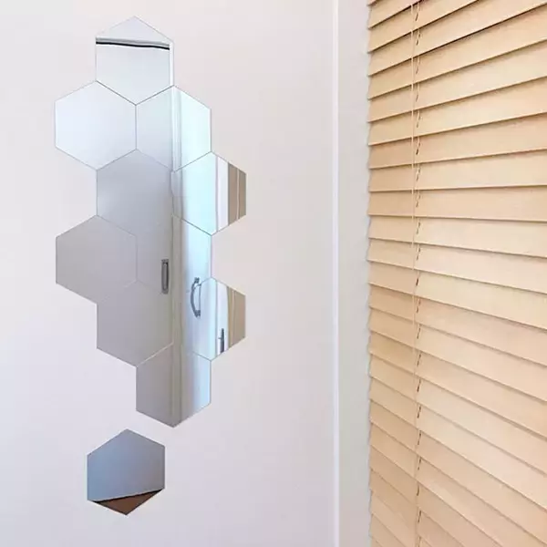 「ニトリのウォールミラーが大活躍♡デザインや形が豊富」の画像