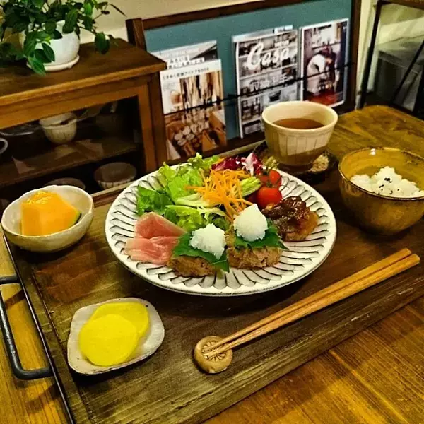 「ランチョンマットの代わりにいかが？カフェ風トレイ活用法」の画像