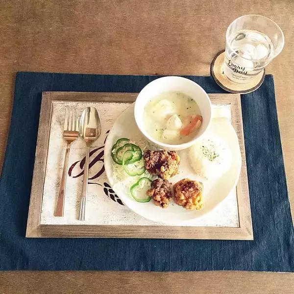 「ランチョンマットの代わりにいかが？カフェ風トレイ活用法」の画像