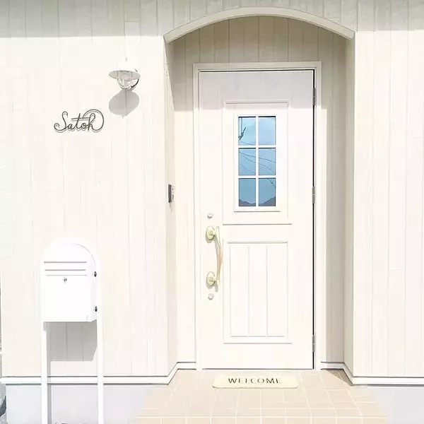 「ここがお家の顔！ドレスアップした玄関ドアの実例集」の画像
