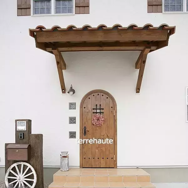 「ここがお家の顔！ドレスアップした玄関ドアの実例集」の画像