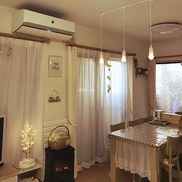 「使い方はいろいろ☆ぜひ買いたいセリアのペンダントライト」の画像