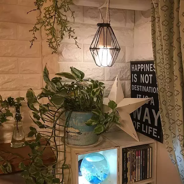 「使い方はいろいろ☆ぜひ買いたいセリアのペンダントライト」の画像