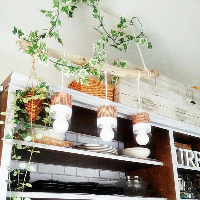 使い方はいろいろ☆ぜひ買いたいセリアのペンダントライト