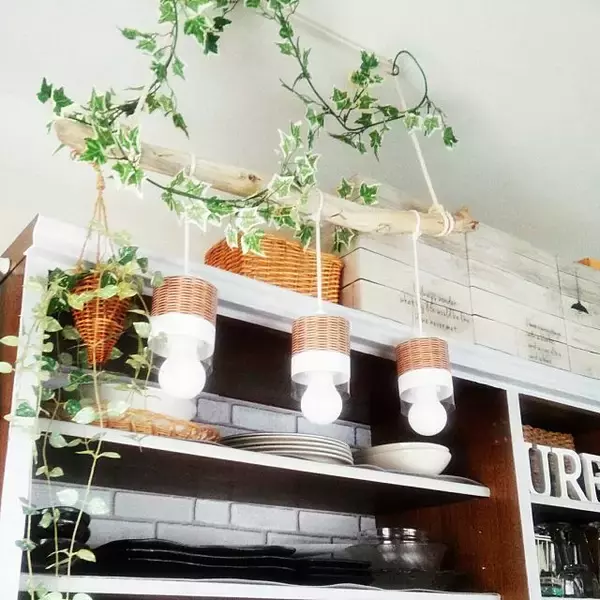 「使い方はいろいろ☆ぜひ買いたいセリアのペンダントライト」の画像