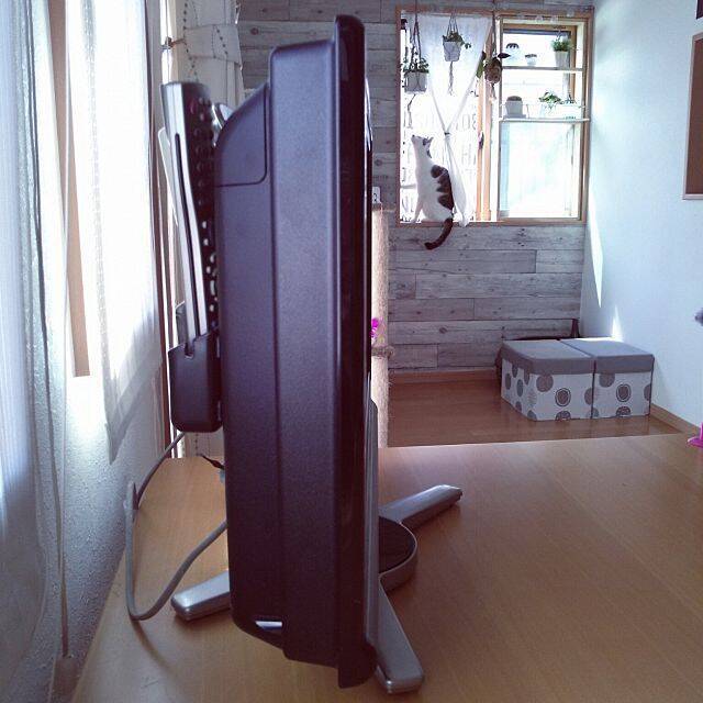 今日から真似したい！テレビ周りをすっきり見せるアイデア