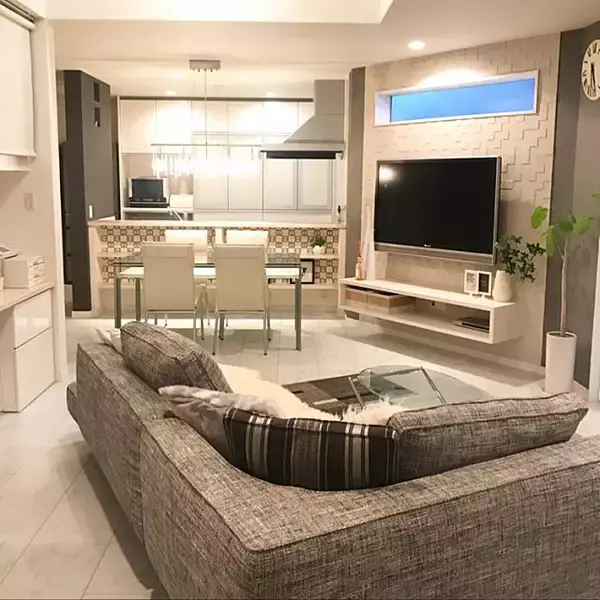 「生活感がない憧れスタイル☆シンプルモダンのリビング」の画像