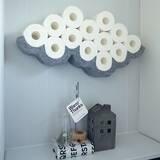 「アイデア満載！すっきり見せるトイレットペーパー収納術」の画像1