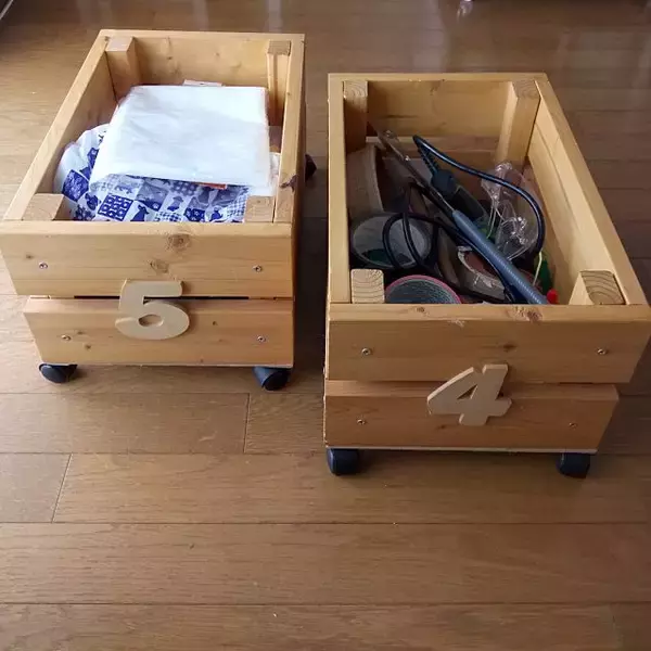 「可動式にして便利、快適に使える！100均キャスター活用法」の画像