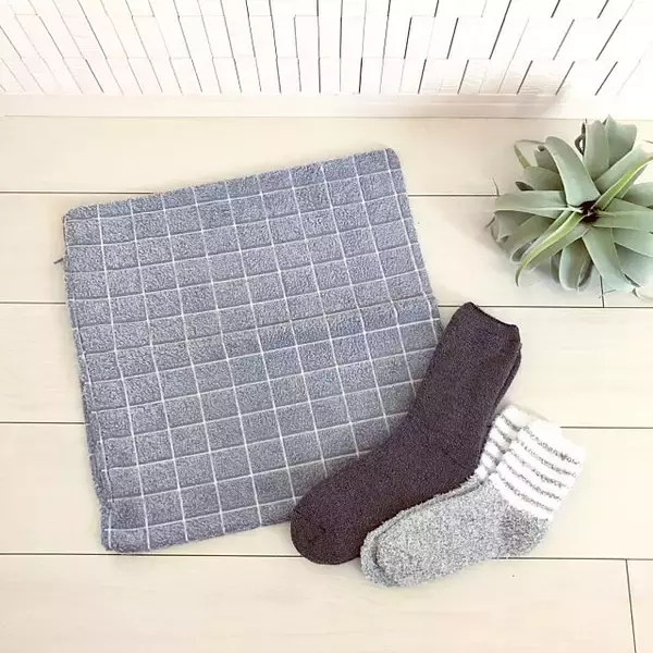 「ダイソーのグラフチェック☆クールでモダンなインテリアに」の画像