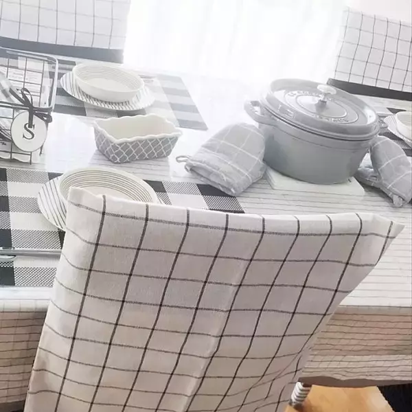 「ダイソーのグラフチェック☆クールでモダンなインテリアに」の画像