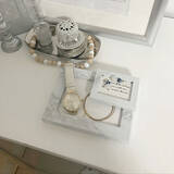 「飾り方に驚き！100均フォトフレームディスプレイ10選」の画像1