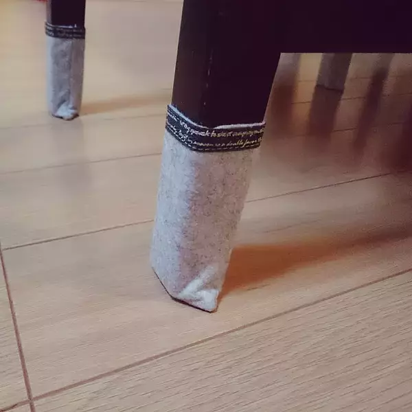 「床を守る＆椅子を動かしやすくする！便利な椅子脚カバー」の画像