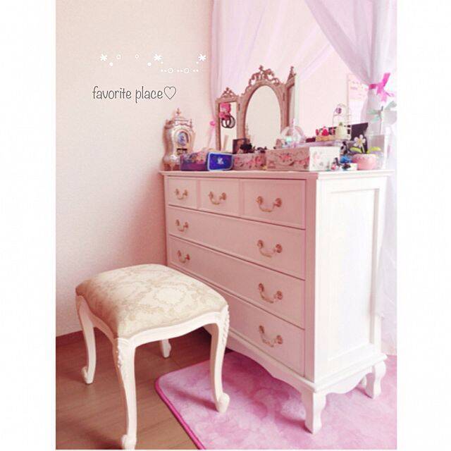 女の子のあこがれ♡姫系の子ども部屋コーディネート