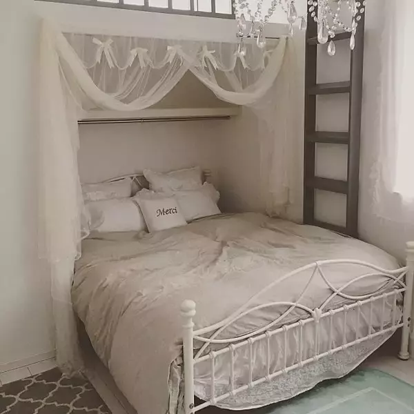 「女の子のあこがれ♡姫系の子ども部屋コーディネート」の画像