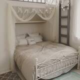 「女の子のあこがれ♡姫系の子ども部屋コーディネート」の画像1