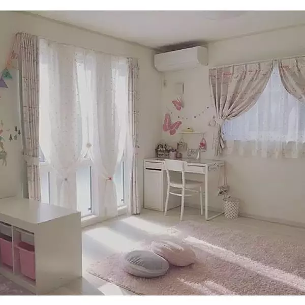 「女の子のあこがれ♡姫系の子ども部屋コーディネート」の画像