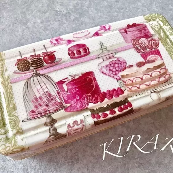 「迷子になりやすい小物をすっきり！ダイソーの粘土ケース」の画像