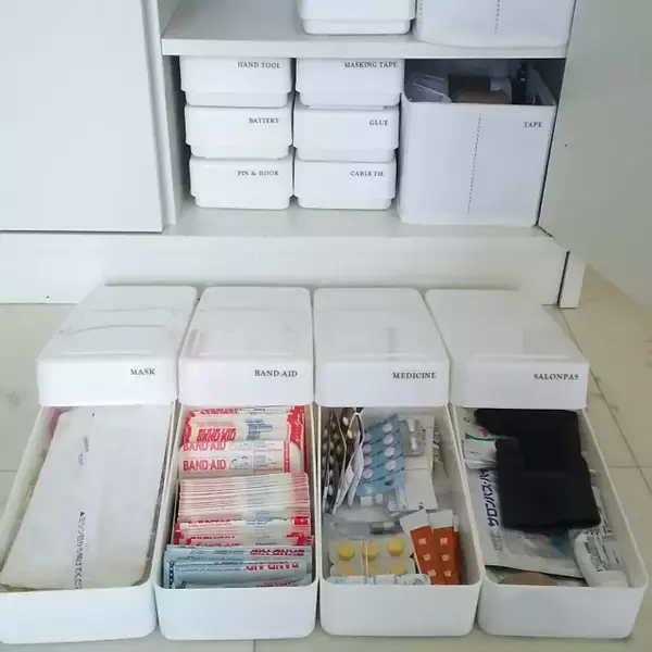 迷子になりやすい小物をすっきり！ダイソーの粘土ケース