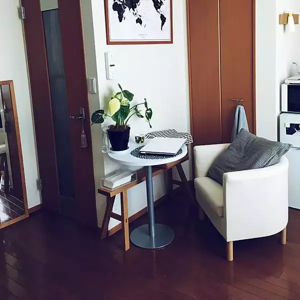 「一人暮らしの部屋に最適♡IKEAのソファ＆チェア＆スツール」の画像