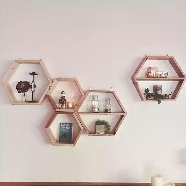 「スペースを思い切りつかってインテリアを楽しむ♪壁のDIY」の画像