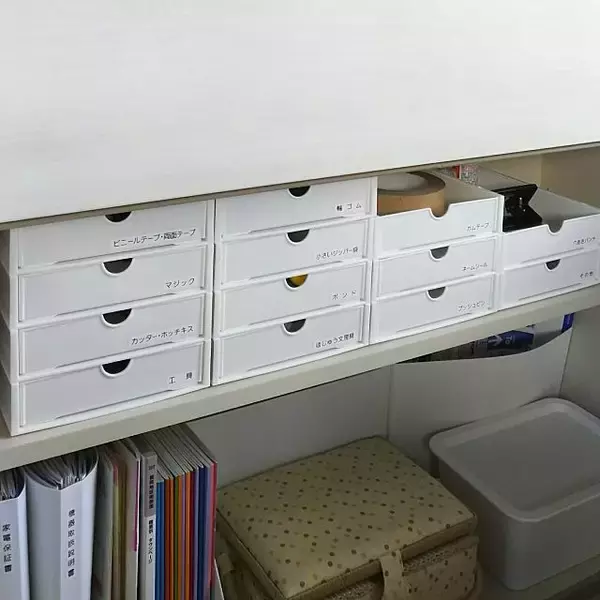 「有効活用で収納力アップ♪キッチンカウンターの収納実例」の画像