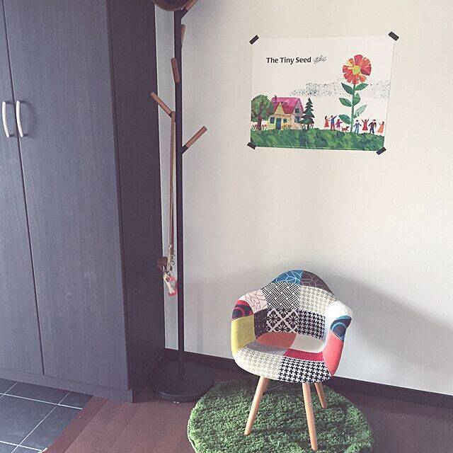 ハイセンスな空間でお出迎え！イームズチェアのある玄関