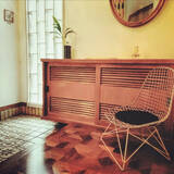 「ハイセンスな空間でお出迎え！イームズチェアのある玄関」の画像1