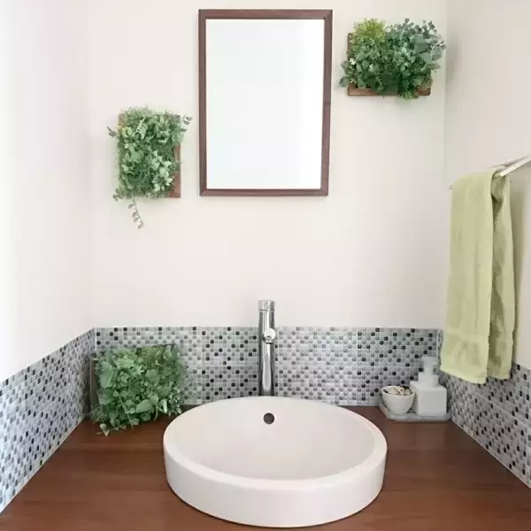 あちこち貼れてイメチェンできる！セリアのタイルシール