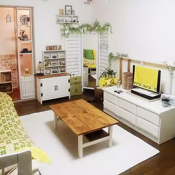 「自分の好きな色をトコトン追求！テーマカラーのあるお部屋」の画像