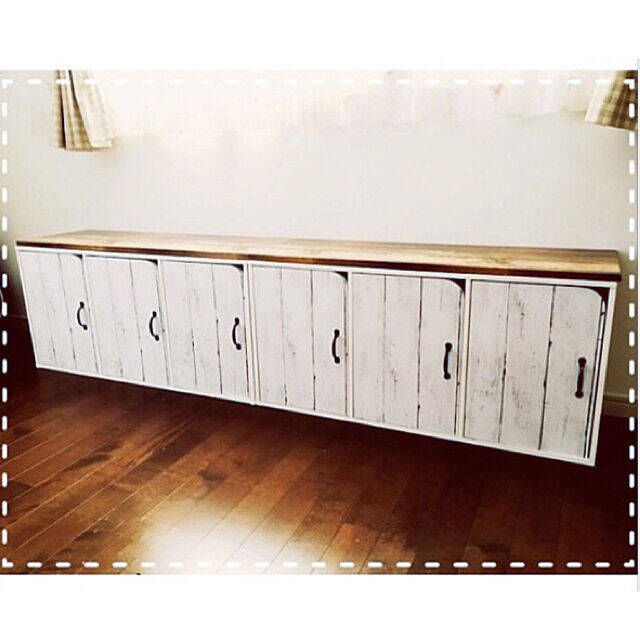 見せても隠してもOKな収納を♪ニトリのカラーボックス